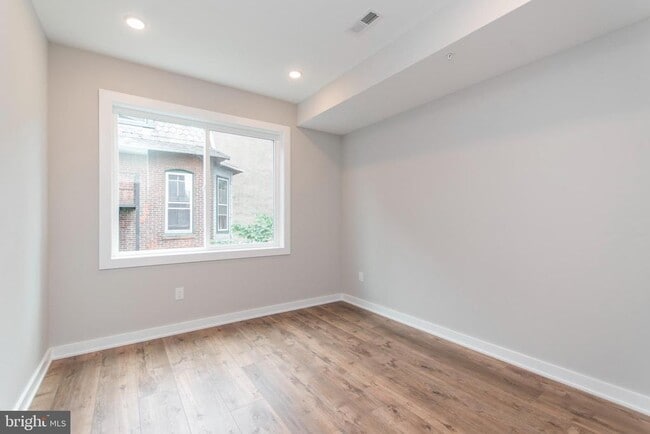 Building Photo - 437 N 35th St