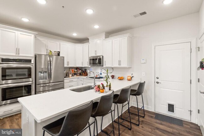 Building Photo - 10424 Ratcliffe Trl