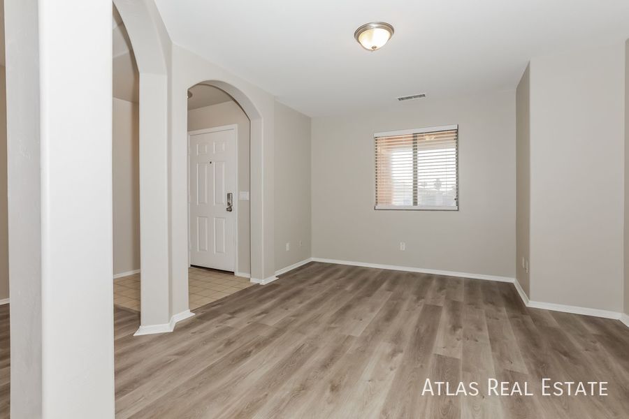 Building Photo - 11018 W Mountain View Dr