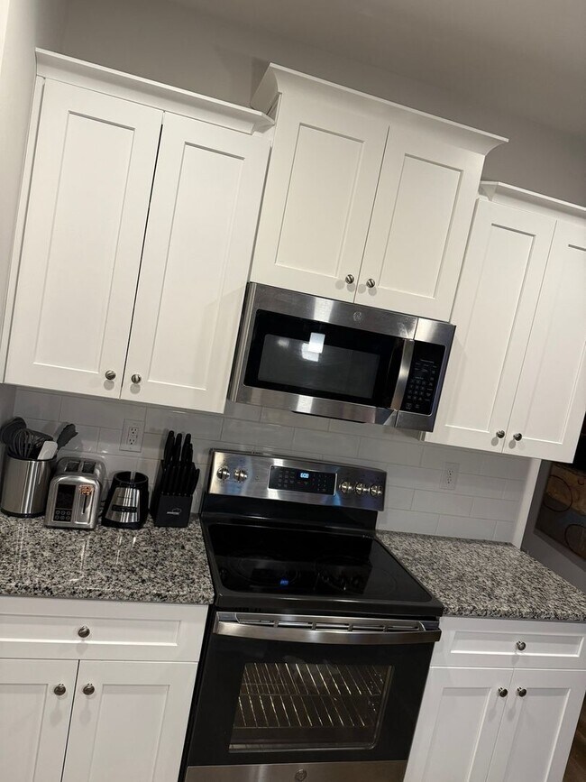 Building Photo - Charming 3BR Duplex in Charlotte