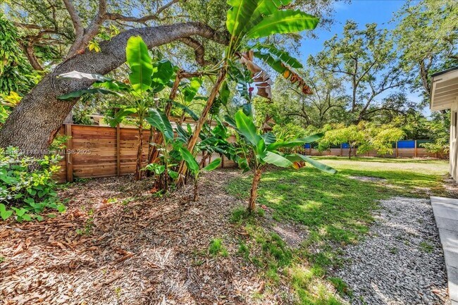 Building Photo - 7341 SW 64th Ct