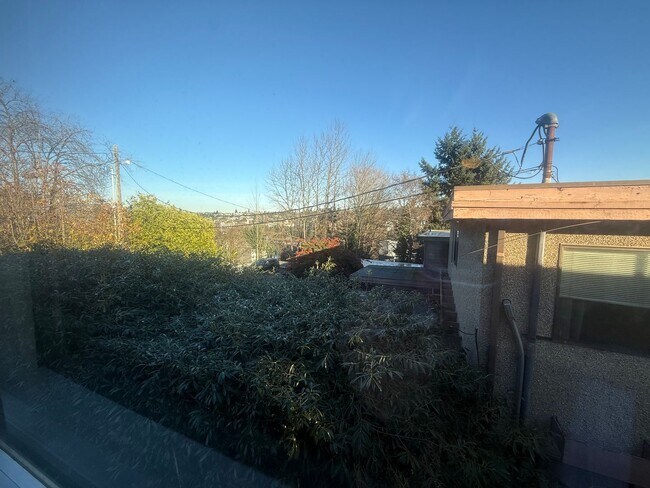 Building Photo - GOEL GUPTA