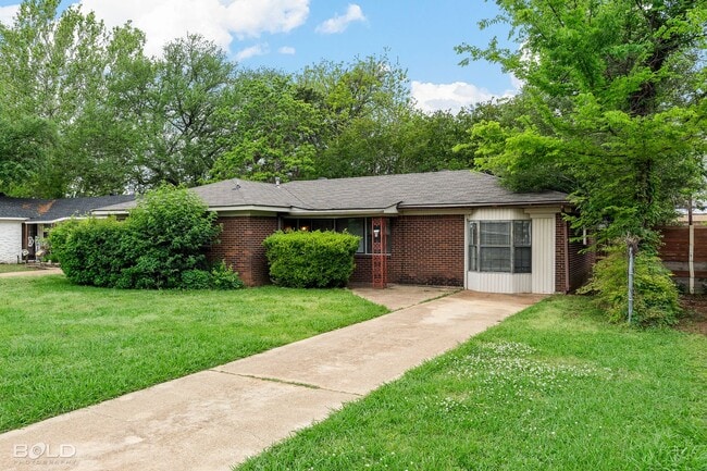 Building Photo - Check Out this 3 bed 2 bath in Bossier!!