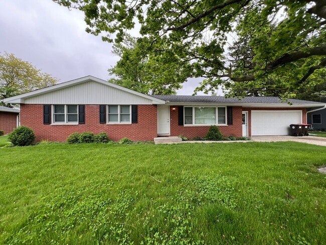 Primary Photo - Welcome to this charming 3 bedroom, 2.5 ba...