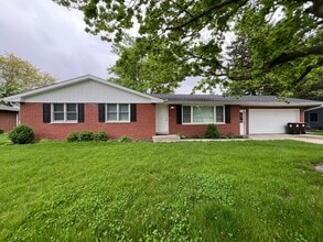 Building Photo - Welcome to this charming 3 bedroom, 2.5 ba...