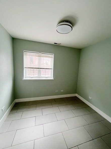 Building Photo - 3527 S Parnell Ave