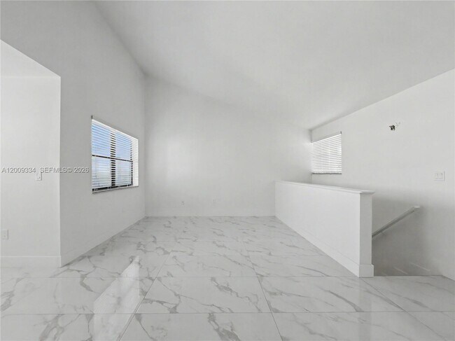 Building Photo - 10010 NW 9th St Cir