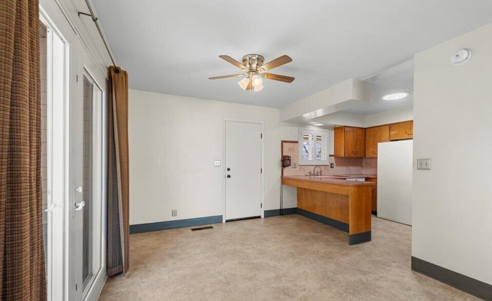 Building Photo - 900 Arleen Way