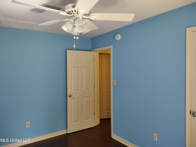 Building Photo - 336 Pebble Creek Dr