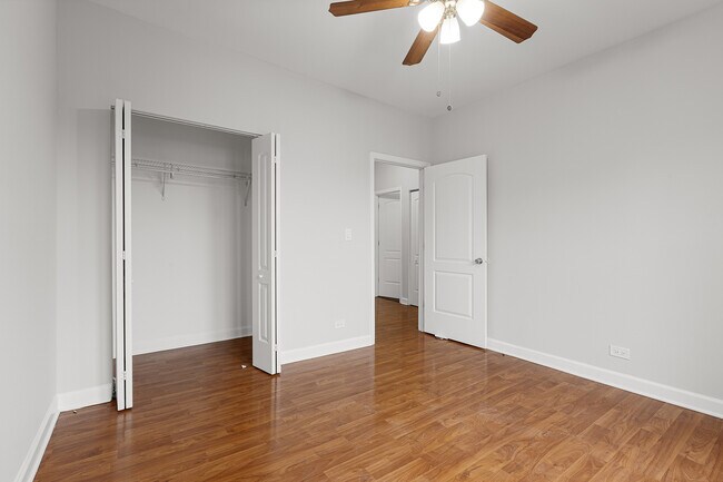 Building Photo - 3641 W Dickens Ave