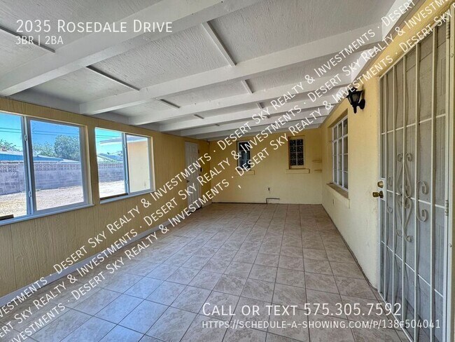 Building Photo - 2035 Rosedale Dr
