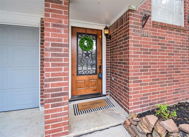 Building Photo - 2203 Friarwood Trail