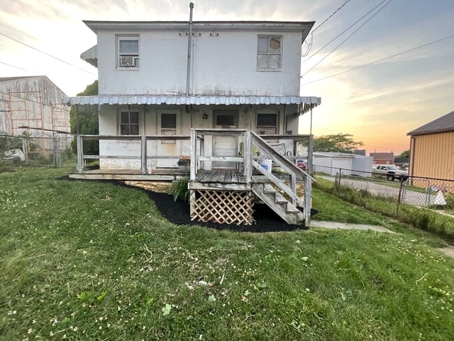 Building Photo - 19 E Lancaster St