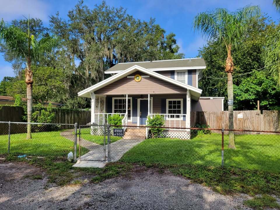 Building Photo - 9804 N 11th St