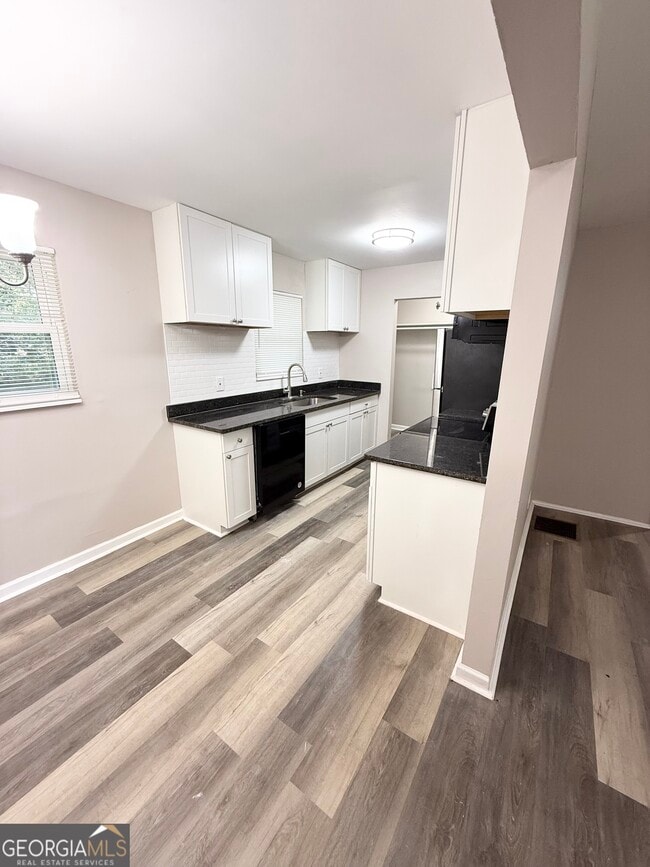 Building Photo - 207 Custer Cir