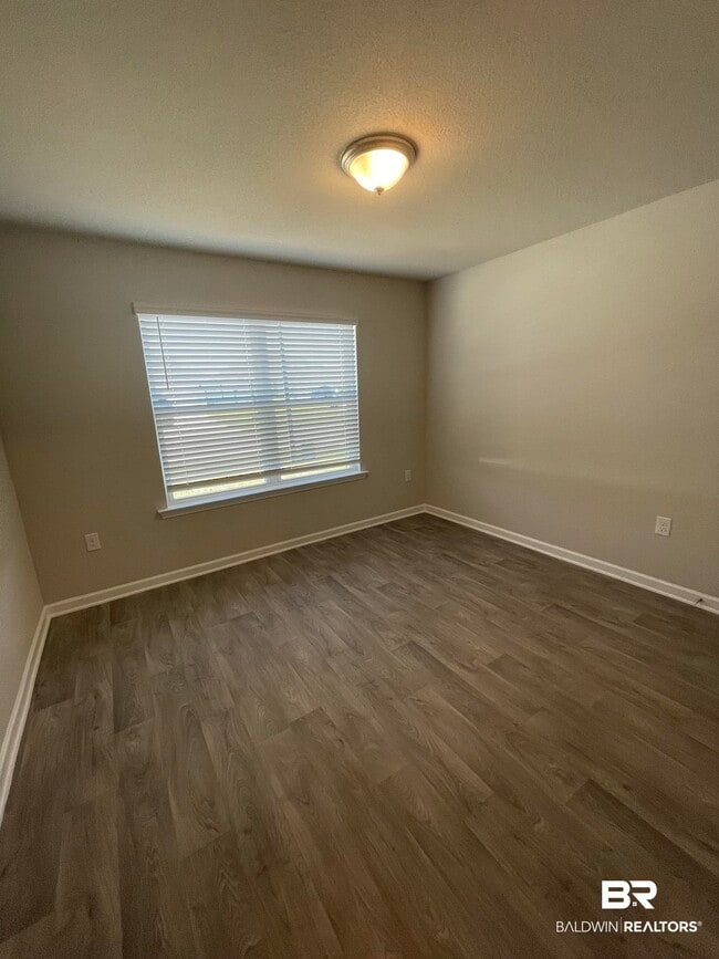 Building Photo - 23351 Shadowridge Dr
