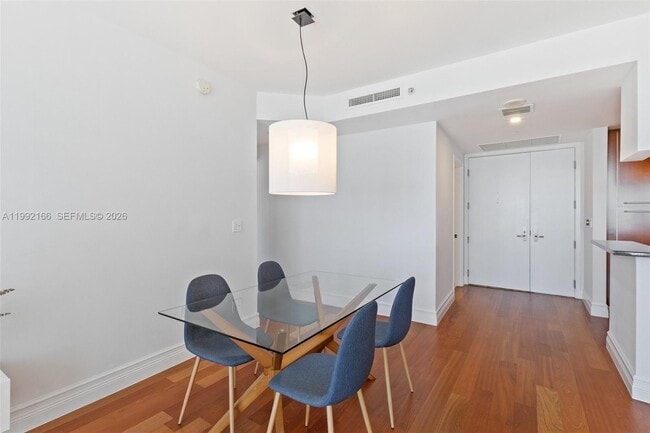 Building Photo - 901 Brickell Key Blvd