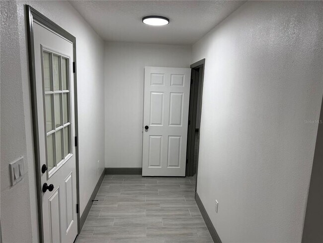 Building Photo - 1800 Demastus Ln