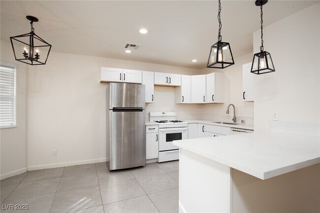 Building Photo - 737 Rock Springs Dr