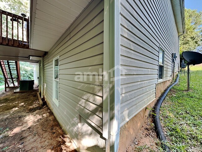 Building Photo - 179 Norton Dr