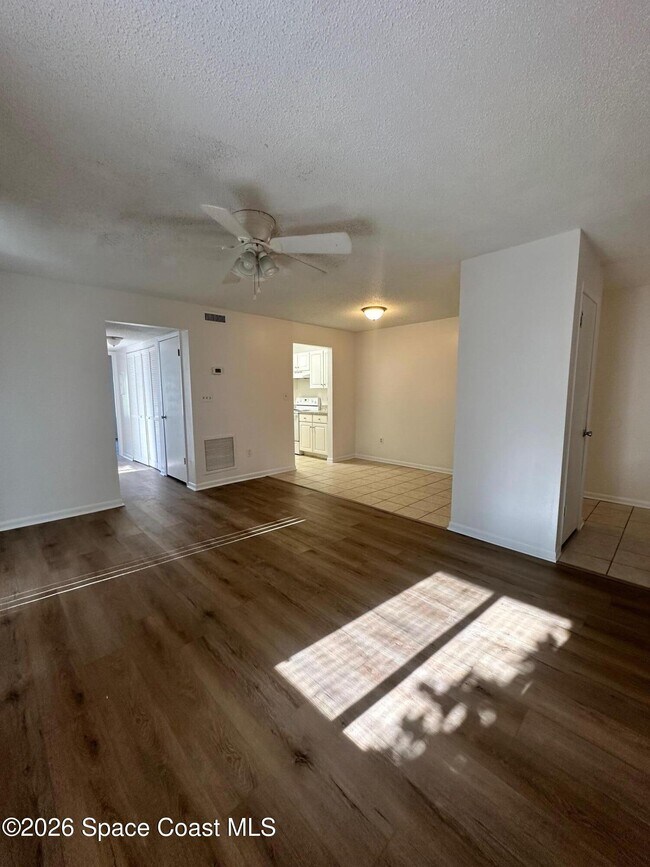 Building Photo - 3555 Sable Palm Ln