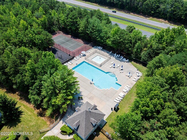 Building Photo - 150 Nathan Dr