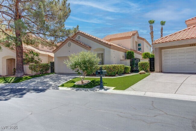 Building Photo - 8953 Diamond Falls Dr