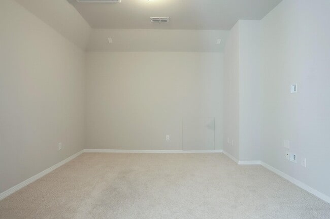 Building Photo - 3418 Pebble Creek Dr