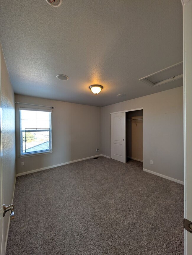 Building Photo - 22441 E Chenango Dr