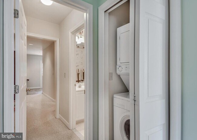 Building Photo - 28504 Sawgrass Ct