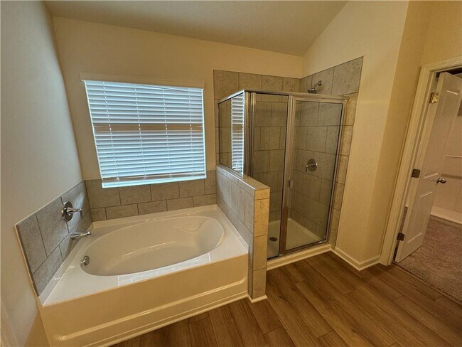 Building Photo - 1129 Georgian Point Dr