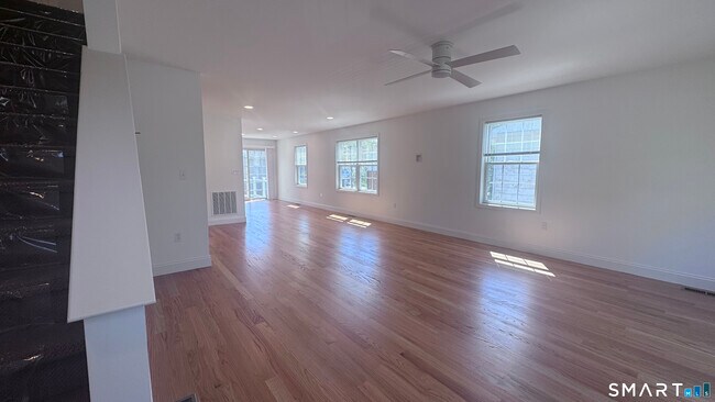 Building Photo - 44 Mettler St