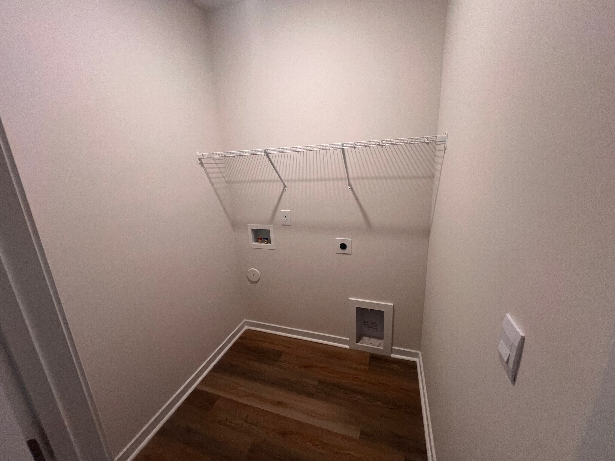 Building Photo - Room in House on Cramer Crk Dr