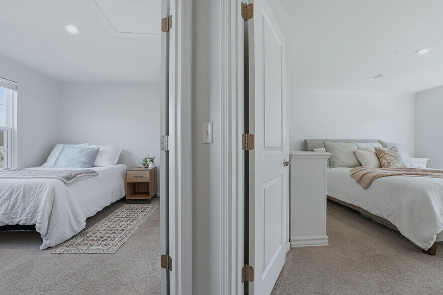 Building Photo - 838 Dean Dr