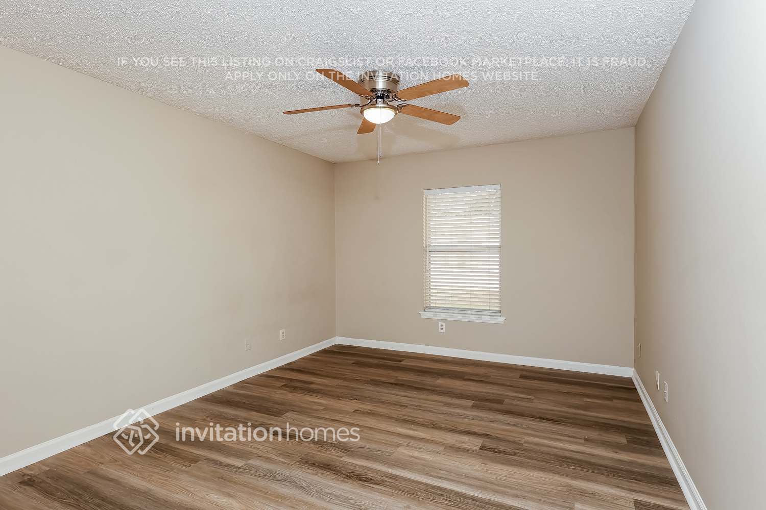 Building Photo - 11836 Lake Fern Dr