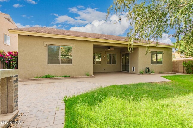 Building Photo - 3433 E Bluebird Pl