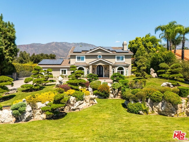 Building Photo - 1047 E Pomello Dr