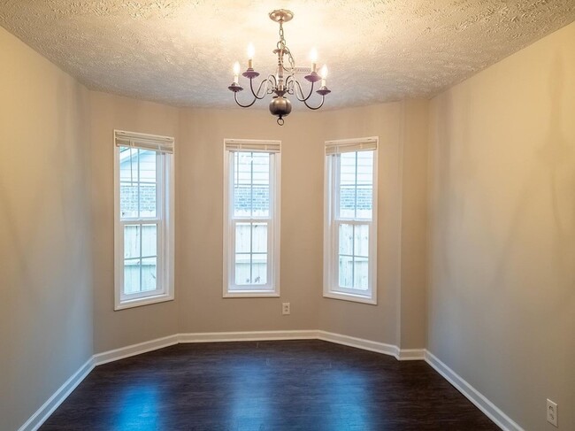 Building Photo - 2935 Chillingworth Dr