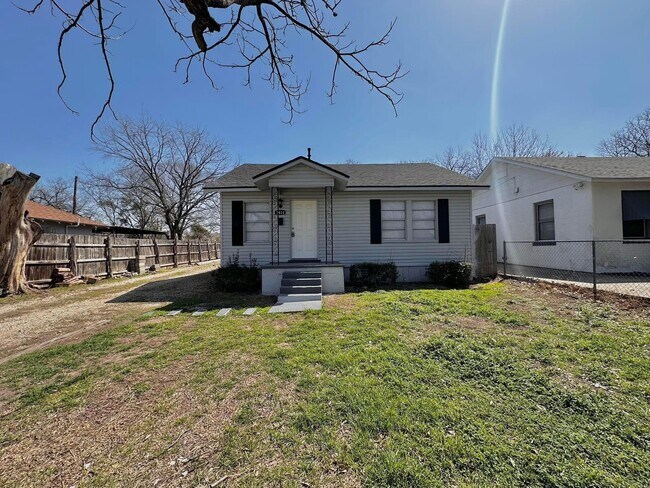 Primary Photo - 3614 Erath Ave