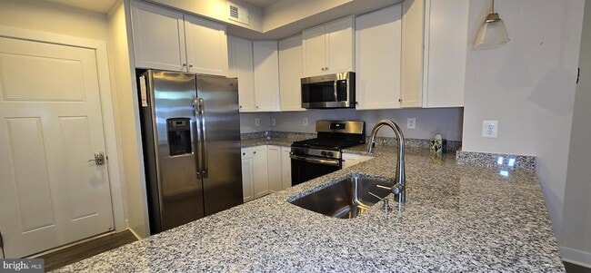 Building Photo - 10125 Fosset St.