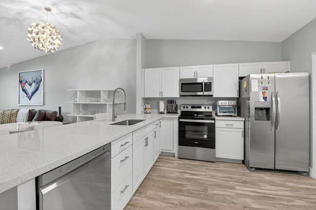 Building Photo - 8256 Summerbreeze Ln