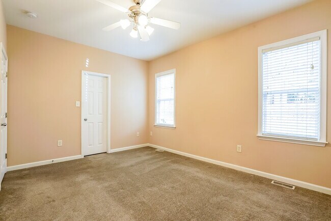 Building Photo - 3612 Willowtree Ln