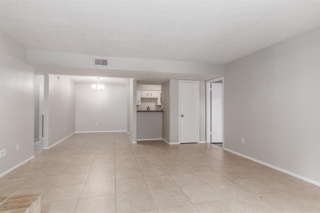 Building Photo - 10555 Turtlewood Ct