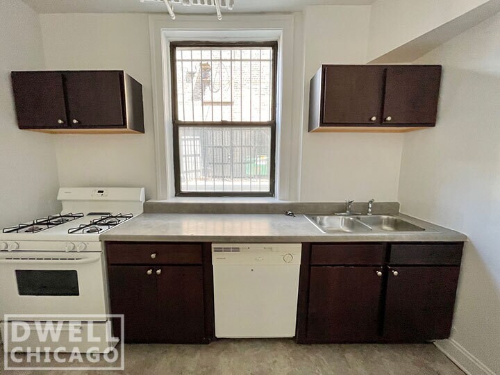 Building Photo - 2331 N Spaulding Ave