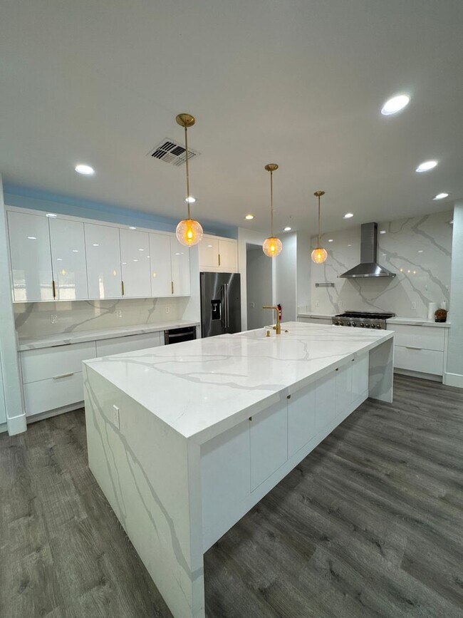 Building Photo - 29855 N 71st Dr