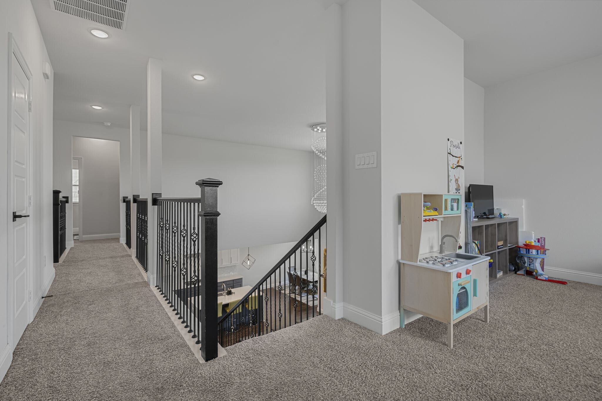 Building Photo - 913 Gingham St