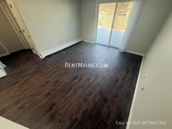 Building Photo - 385 Pine St