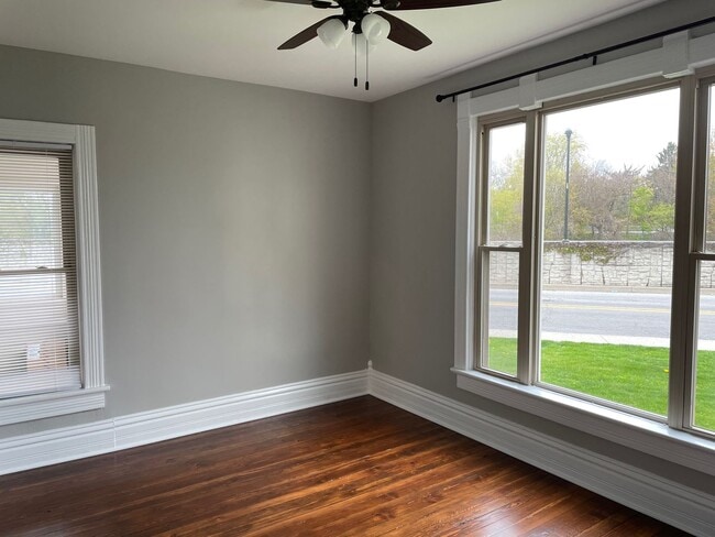 Building Photo - Charming 2-Bed, 1.5-Bath Single family hom...