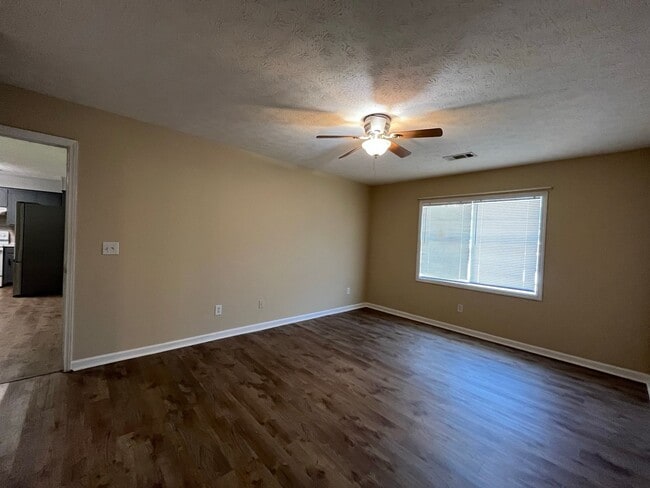 Building Photo - Beautiful Home Located Off Of Whitesville ...