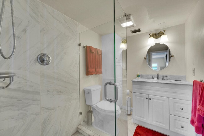 Building Photo - 29 Yacht Club Dr